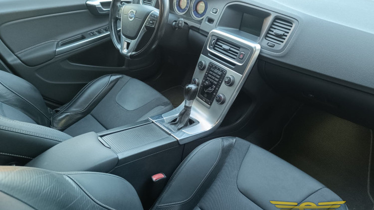 Volvo V60 R-Design