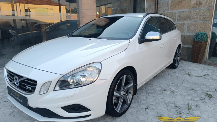 Volvo V60 R-Design