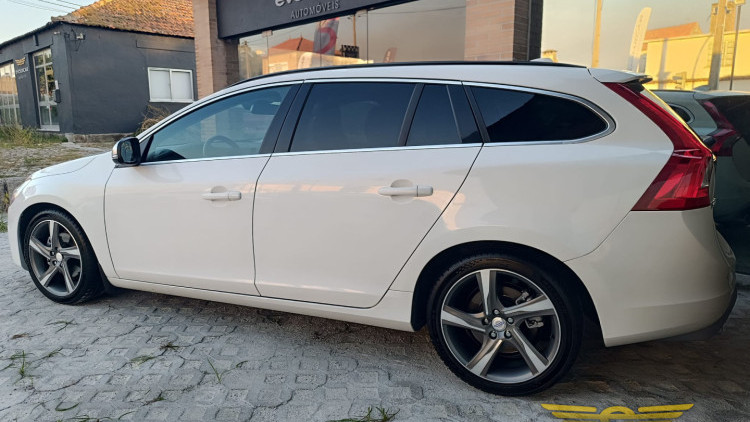 Volvo V60 R-Design