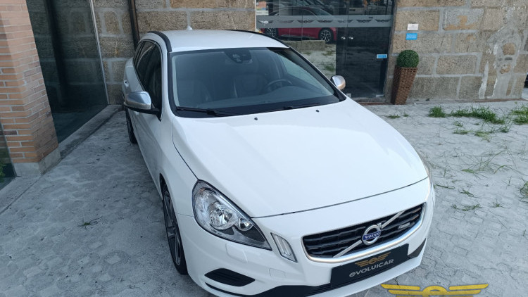 Volvo V60 R-Design